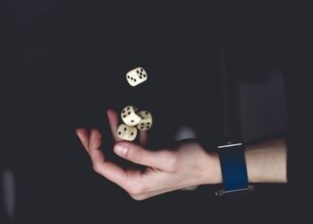 Kiến thức – Giao dịch Forex có phải là đánh bạc không? Forex khác đánh bạc ở điểm gì? tại sao nhiều nhà đầu tư lớn tham gia forex