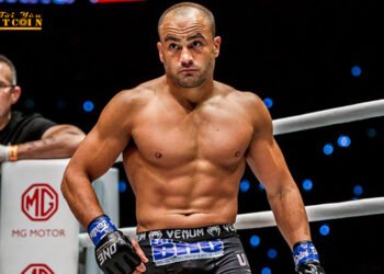 Đào coin – ‘Không thể ngồi nhìn thêm nữa’, cựu nhà vô địch UFC quyết định mua Bitcoin