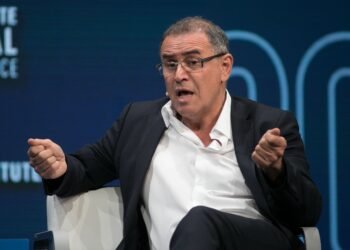 Tin tức coin – Nhà kinh tế Nouriel Roubini cảnh báo về sự sụp đổ của đồng đô la Mỹ