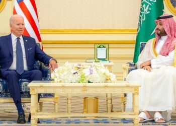 Tin tức coin – Ả Rập Saudi và OPEC bất ngờ cắt giảm sản lượng dầu, Mỹ nổi giận
