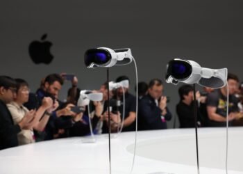 Tin tức coin – Apple tiết lộ tai nghe thực tế tăng cường Vision Pro trị giá 3.499 đô la