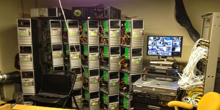 Cận cảnh dàn máy đào tiền ảo bitcoin cấu hình khủng